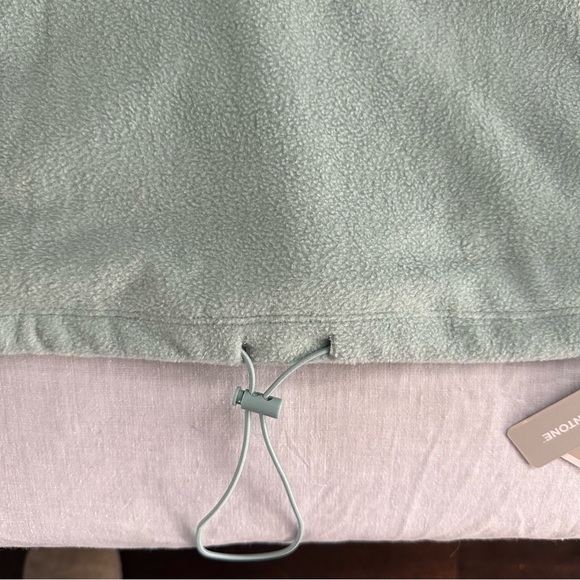 Athleisure Pantone x Forever 21 Sage Green Cropped Pullover | Size L | NWT - Picture 7 of 8